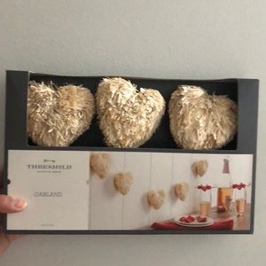Threshold heart garland new in box